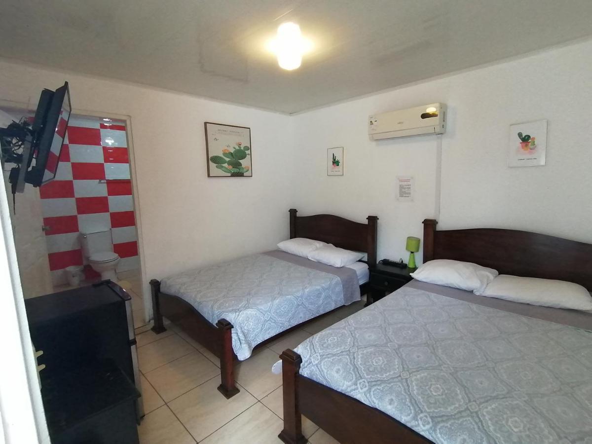 Hostal Compostela Inn David Esterno foto